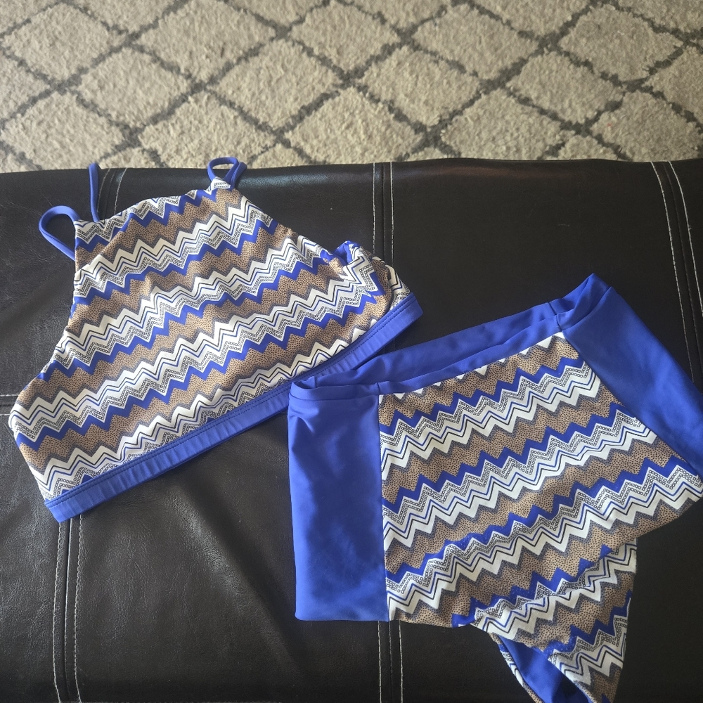 Aloe Reversable Bikini Size Xs?